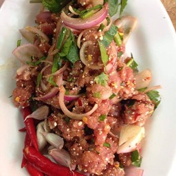 ก้อยหมูดิบ