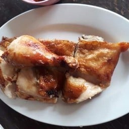 ไก่ย่างครึ่งตัว