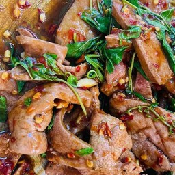 กะเพราตับหมู