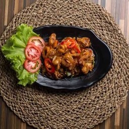 ปลาหมึกผัดไข่เค็ม