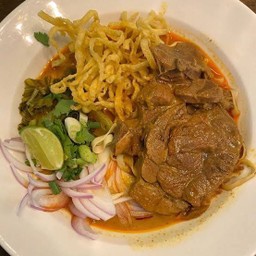 ข้าวซอยเนื้อน่องลาย