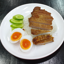 ข้าวหมูทอด ไข่ยางมะตูม