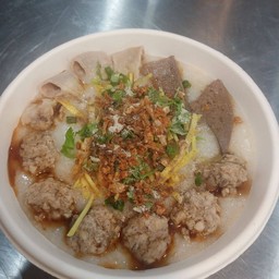 BT โจ๊กต้มเลือดหมู