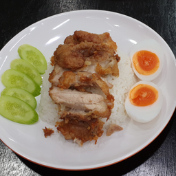 ข้าวไก่ทอด ไข่ยางมะตูม