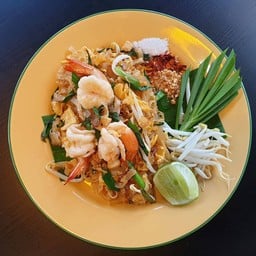 ผัดไทยกุ้งสด