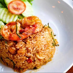 ข้าวผัดต้มยำทะเล