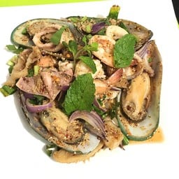 ลาบทะเลรวม