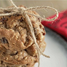 OATMEAL & RAISIN