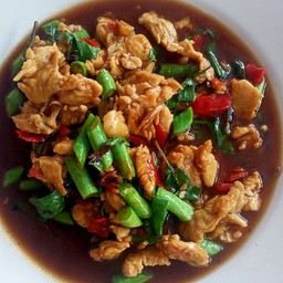 กะเพราไก่(เป็นกับข้าว)