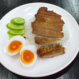 ข้าวหมูทอด พิเศษ ไข่ยางมะตูม