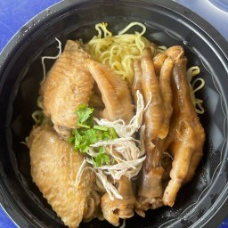 ก๋วยเตี๋ยวไก่”แม่เจี๊ยบ”