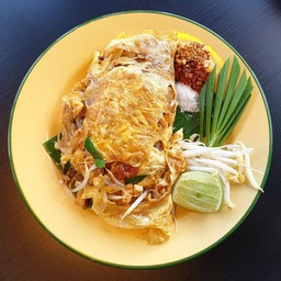 ผัดไทยห่อไข่