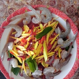 ยำมะม่วงกุ้งสด