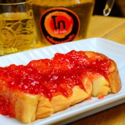ขนมปังเนย+แยมสตอเบอรี่ (Delivery)