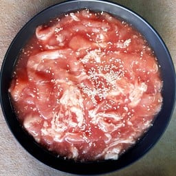 ลด5% หมูหมักงาสูตร1(200 กรัม) (ฟรีน้ำซุป)