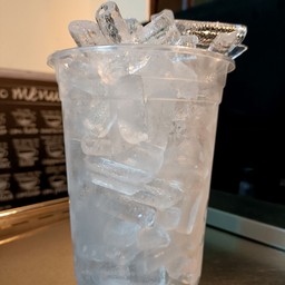 น้ำแข็งเปล่าแก้วโอ่ง