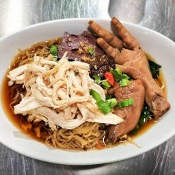 ก๋วยเตี๋ยวไก่ตุ๋น กฤตยา  เดอะ สตรีท รัชดา โซน Take Home