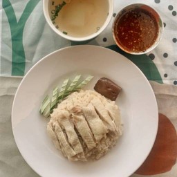 ร้านข้าวมันไก่ทอดไก่ต้ม หน้าโลตัส