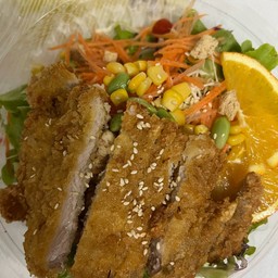 สลัดหมูทงคัตสึ