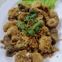 ไส้ตันทอดกระเทียมพริกไทย