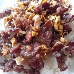ข้าวเนื้อทอดกระเทียม