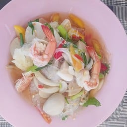 ร้าน โคตรกระเพราถาด & ก๋วยเตี๋ยวเนื้อตุ๋น
