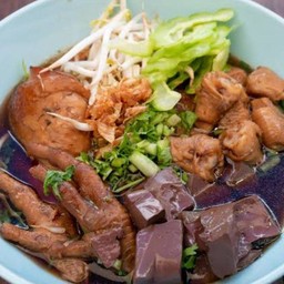 ก๋วยเตี๋ยวไก่มะระบุฟเฟต์ ข้อ,เลือด,ผัก
