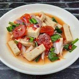 ยำหมูยอ-ไข่แดงเค็ม