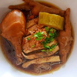 ก๋วยเตี๋ยวไก่ มะระ ตาณัฐ"ชวนชิม สาขา 1ปั้มบางจาก