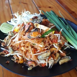 ผัดไทย หอย Mussels Pad Thai