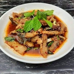 น้ำตกคอหมูย่าง