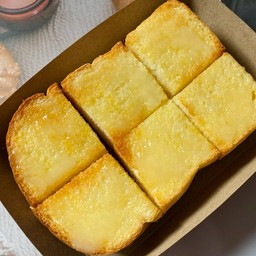 ปังปิ้งเนยนมน้ำตาล