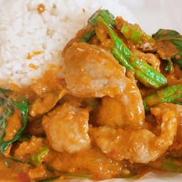 ข้าวผัดพริกแกง