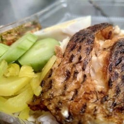 ครัวลำเพลิน @Lam Plearn Foods หน้าร้านดอกคูณ & หน้าหอการค้า