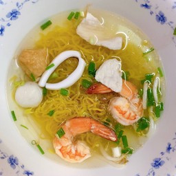 ทะเลน้ำใส