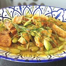 ฉู่ฉี่หน่อเหรียงหมูกรอบ