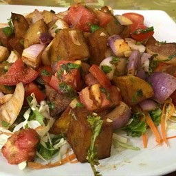 ยำมันฝรั่งกับผักสลัดสไตล์อินเดีย