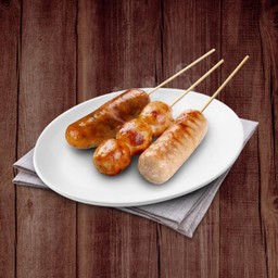 แก๊งค์ 3 ย่าง (ไส้กรอกอิสาน 1 ไม้ ไส้อั่ว 1 ไม้ แหนมย่าง 1 ไม้)