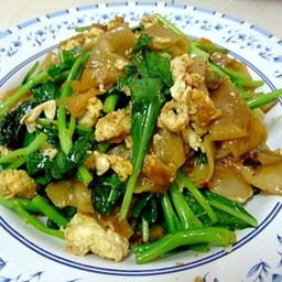 ผัดซีอิ้วหมู