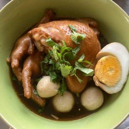 บังริ-ก๋วยเตี๋ยวจัมโบ้เนื้อเปื่อย สายกลาง