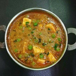 มันฝรั่งคั่วยี่หร่าสอดผักโขม