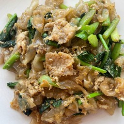 ผัดซีอิ๊วหมู