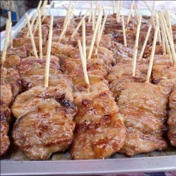 ข้าวเหนียวหมูปิ้ง