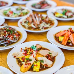 ยำไส้กรอก.