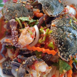 ยำปูม้า (สด/สุก)