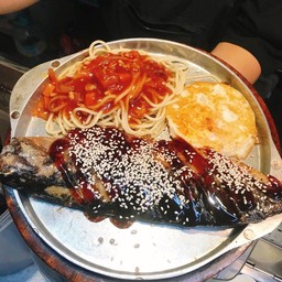 สเต็กปลาซาบะจานร้อน