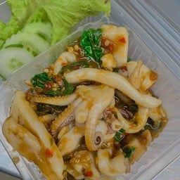 กะเพราปลาหมึก(กับข้าว)