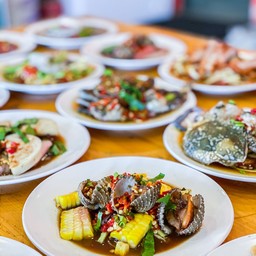 ยำหอยแครงแกะ