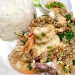 ข้าวกะเพรารวมมิตร