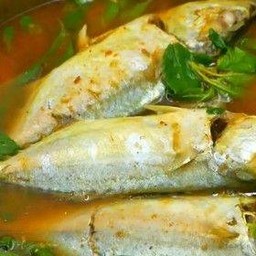 Spicy Mackerel Curry With Basil Leaves